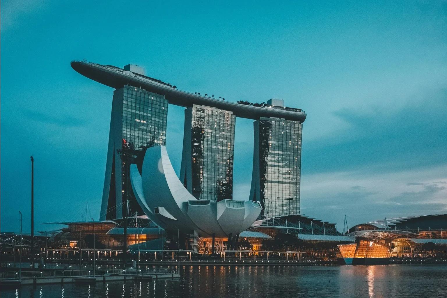 Unlock Your Singapore Dream: 7 Reasons to Use an Immigration Consultant for your PR Application